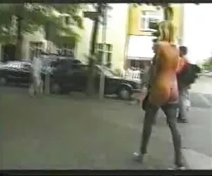 Piękna zimowa wymiana z dwojgiem ludzi amatorki w filmach