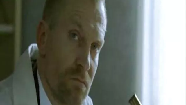 Kobieta, która wykazała się dużymi amatorki w filmach zdolnościami po paleniu