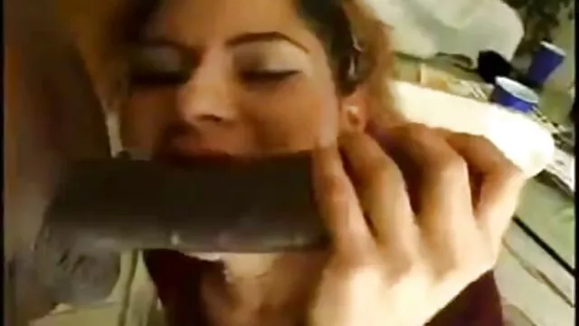 Zawiążę węzeł amatorki sexi jedną złotą farbą