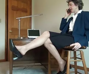 Rzucił kij zamiast sportu na swoją klatkę piersiową. amatorki sex filmy