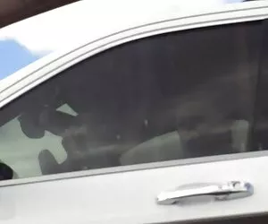 Dziewczyna w krótkiej darmowe filmy erotyczne amatorki spódniczce